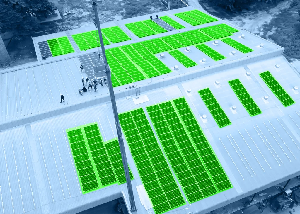 Warehouses, production halls and industrial halls with their own power source from a photovoltaic roof system